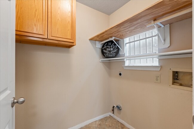 Building Photo - 3708 Nutwood Ln