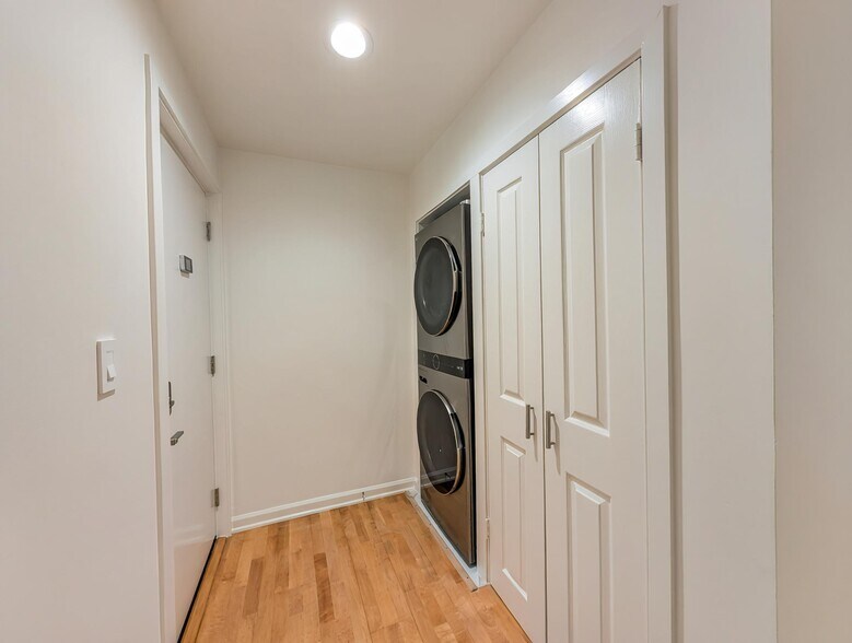 new in-unit washer & dryer - 14 Reef St