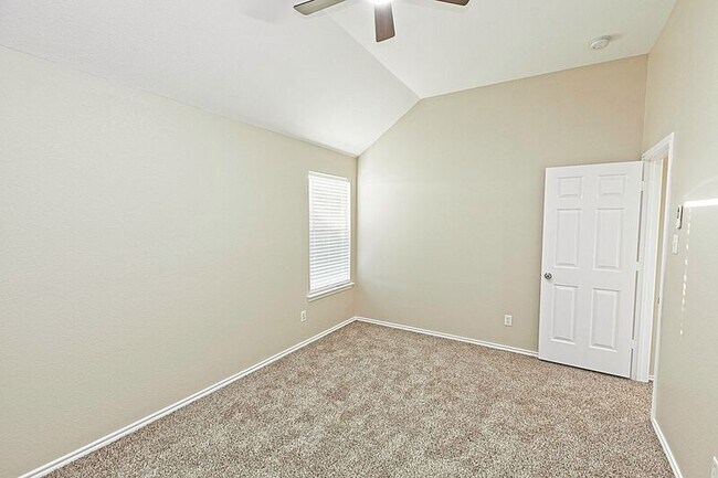 Building Photo - 4009 Hidden Meadow Ct