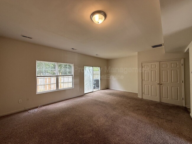 Building Photo - 11009 Bevin Dr