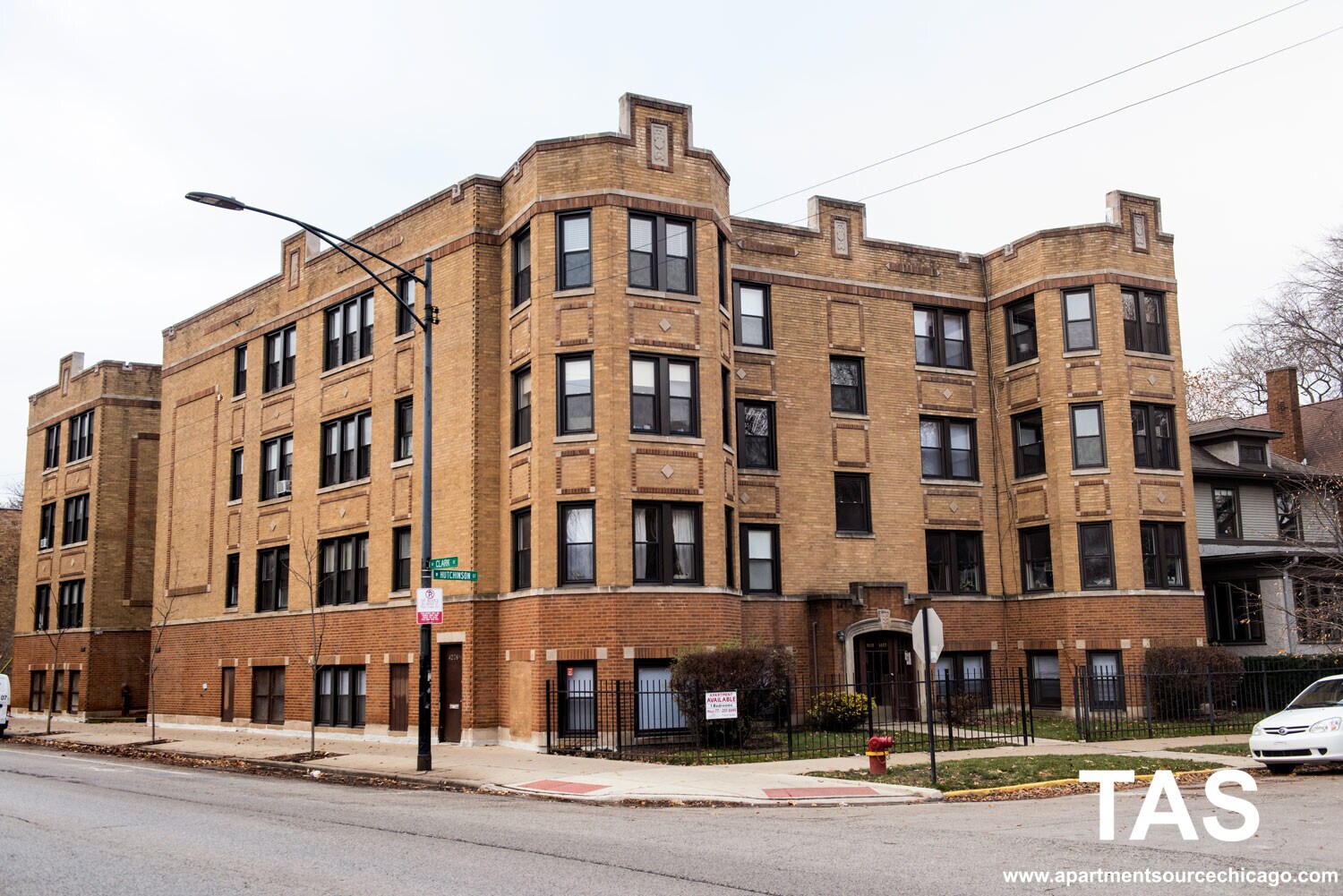 Building Photo - 1425 W Hutchinson St
