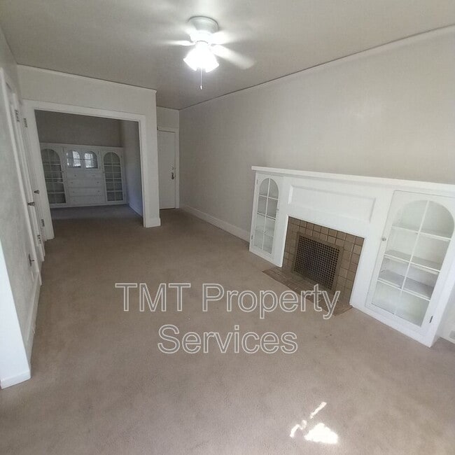 Building Photo - 1019 H St