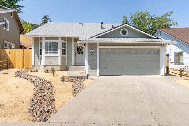 Building Photo - 629 Tarn Way
