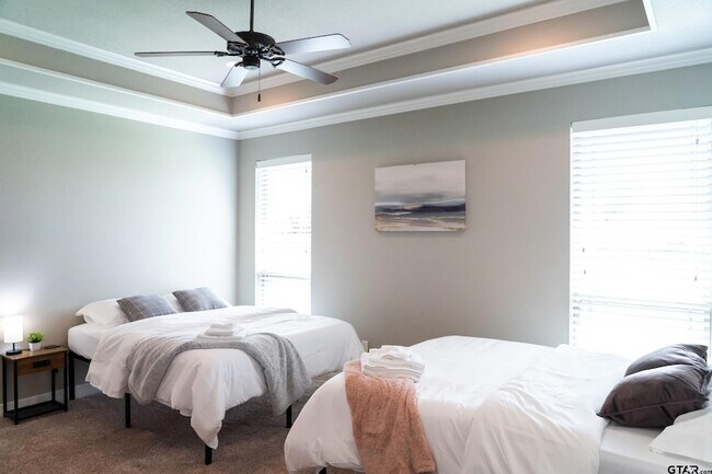 Building Photo - 7352 Kingsport Ln