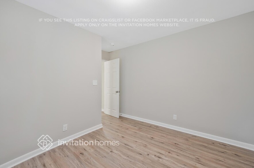 Building Photo - 2817 Dunmore Dr