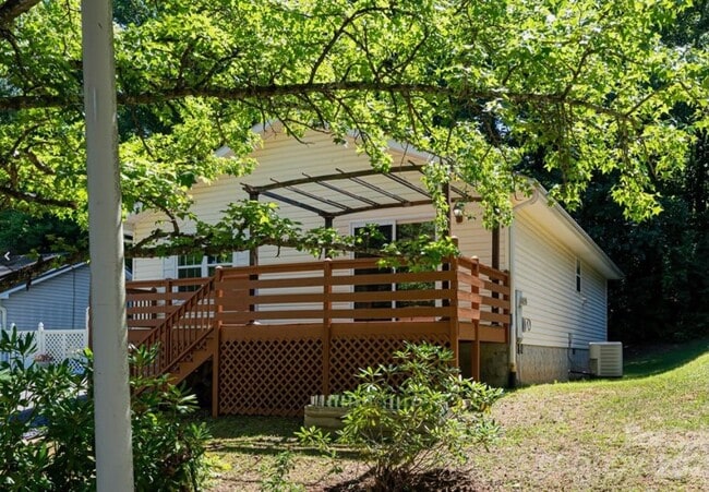 Building Photo - 15 Dawson Pl