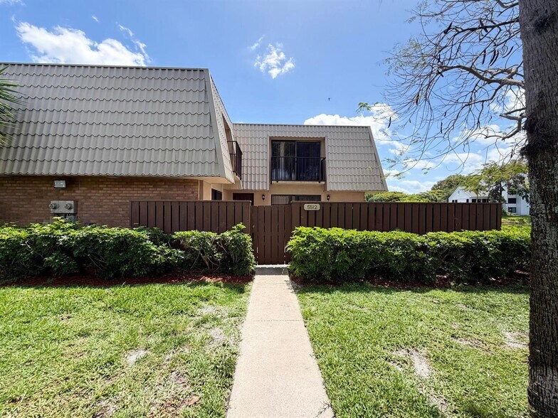 Building Photo - 5512 55th Way