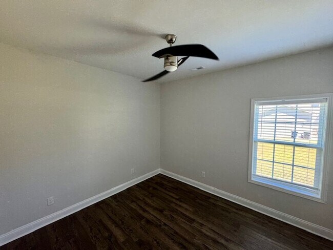 Building Photo - Multiple Applications! Application deadlin...