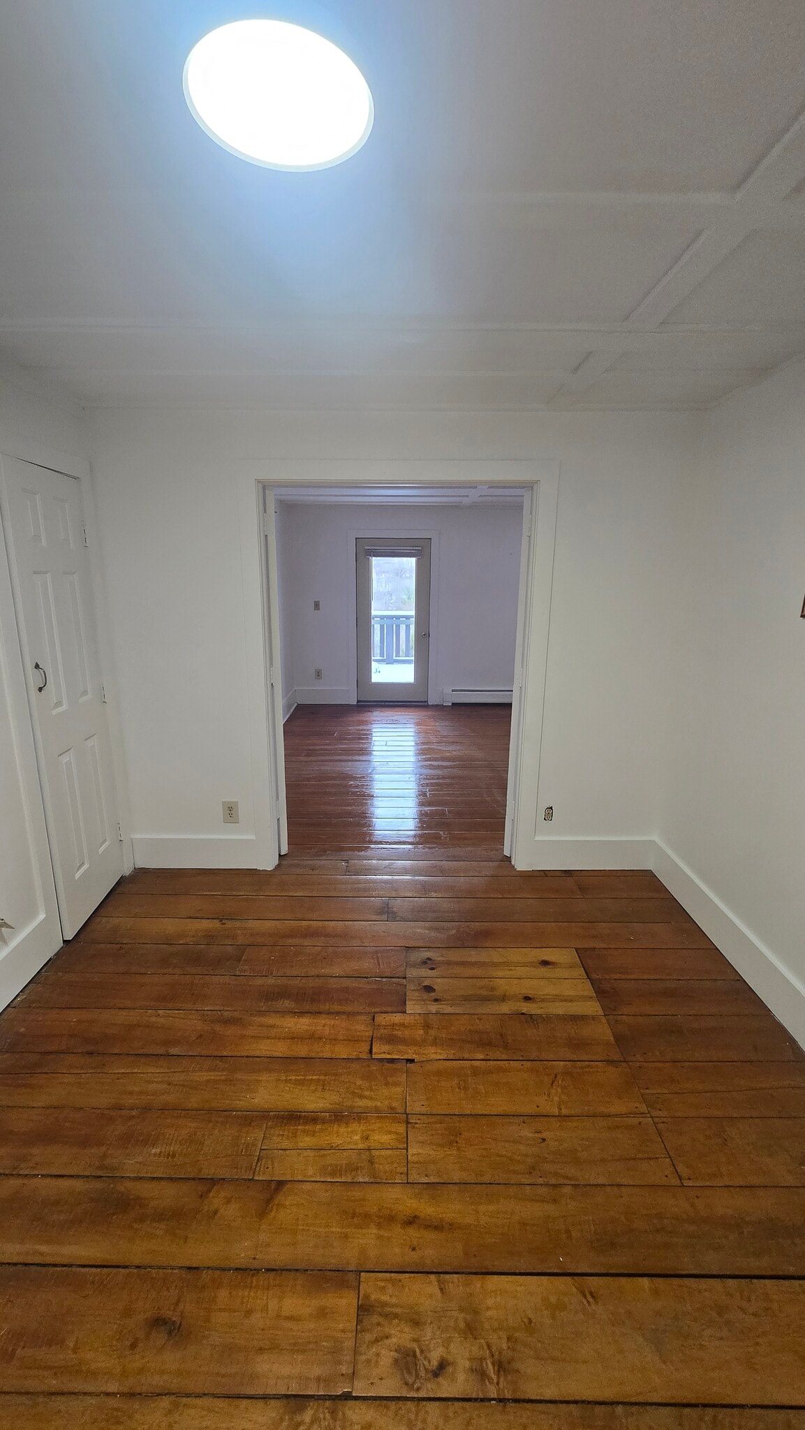 Building Photo - 10 King Ln