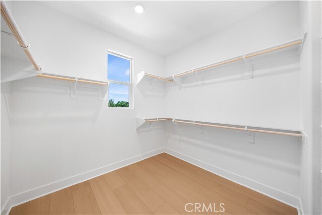 Building Photo - 410 Lobata
