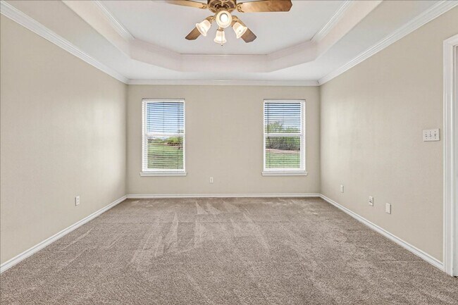 Building Photo - 6325 Oso Pkwy