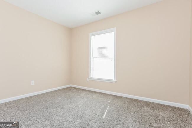 Building Photo - 151 Oak Haven Dr