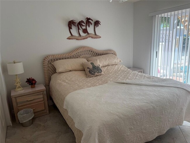 Building Photo - 880 Bird Bay Dr W