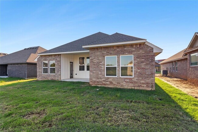 Building Photo - Brand New Home
