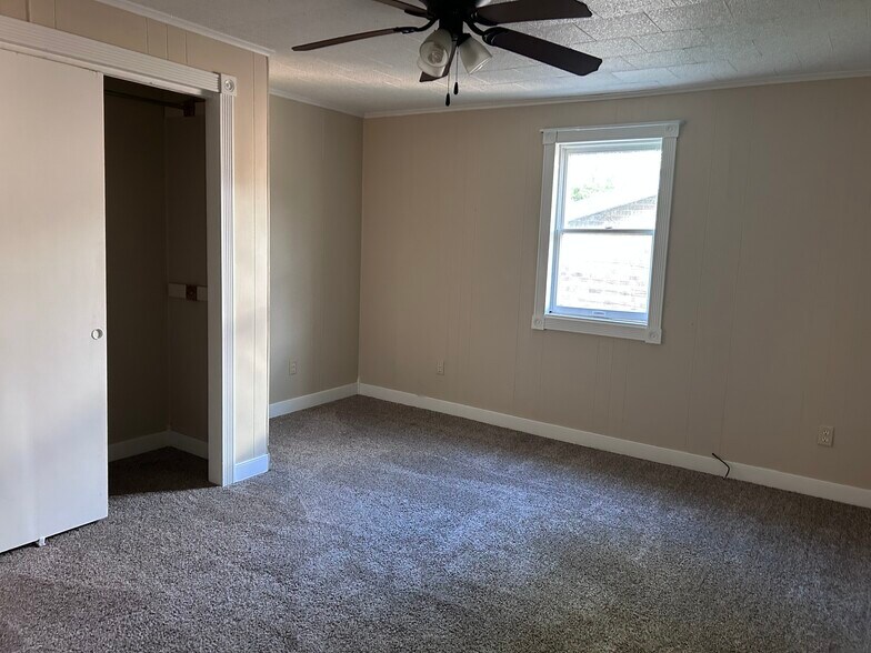 Bedroom #1 - 30 Frank St