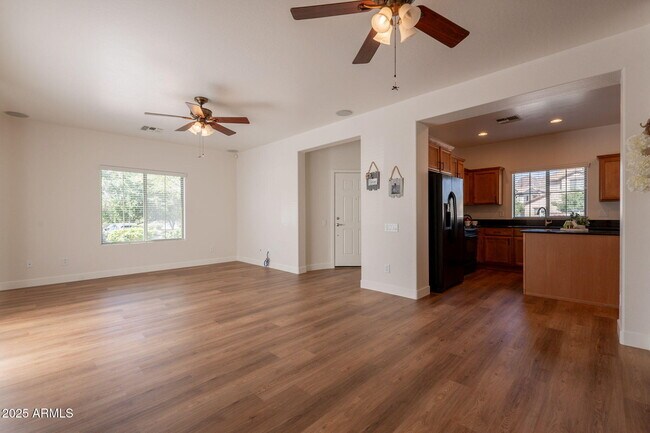 Building Photo - 26638 N Babbling Brook Dr