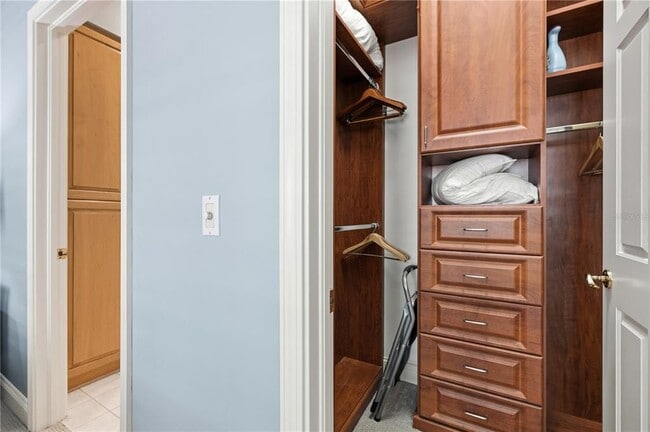 Building Photo - 515 5th Ave NE