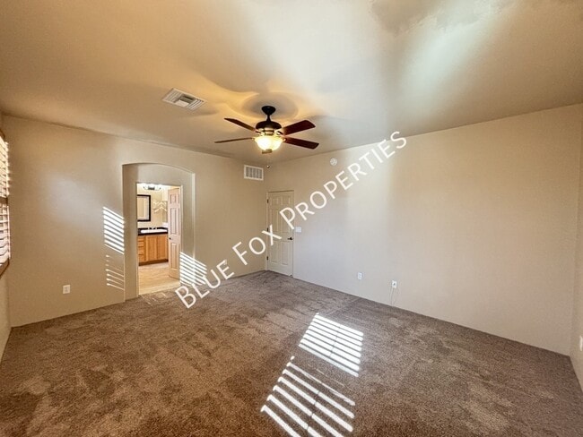 Building Photo - 4688 N Belgravia Rd