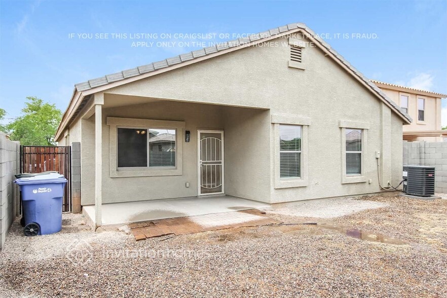 Building Photo - 2231 S 101st Dr