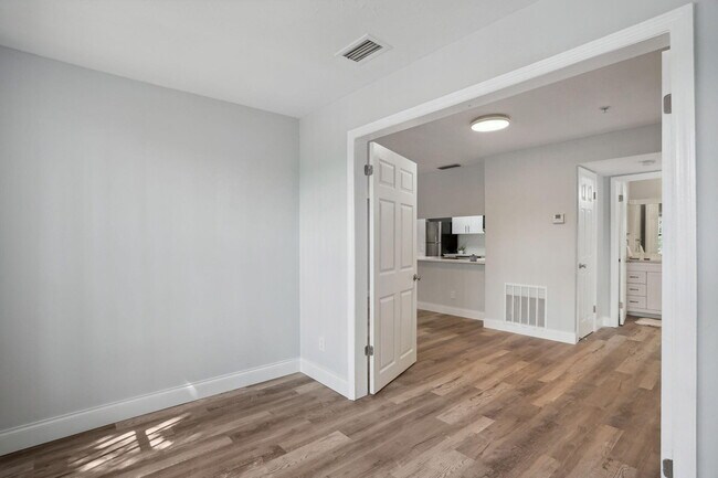 Building Photo - 2315 N Congress Ave