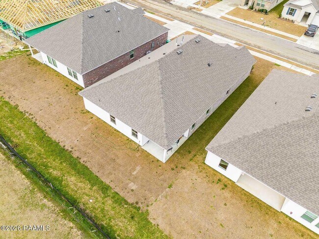 Building Photo - 125 Lake Ridge Dr
