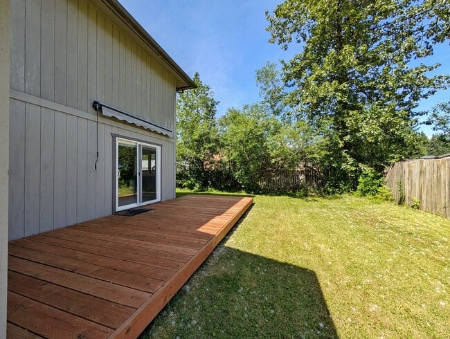 Building Photo - Valley Townhome, 3BD/1.5BA, Fully Fenced Y...