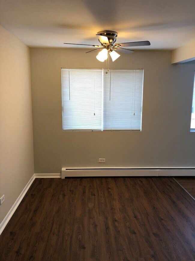 Building Photo - 8549 Grand Ave