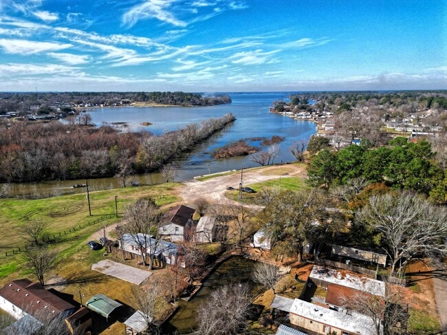 Building Photo - 9638 WARM Spgs