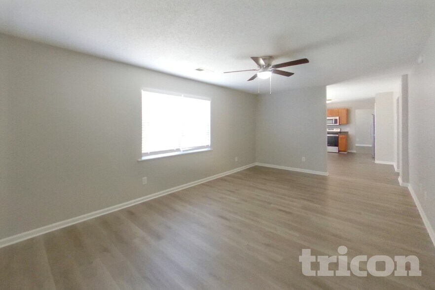 Building Photo - 142 Quiet Grove Dr
