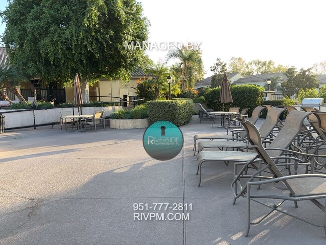 Building Photo - DISCOVER YOUR DREAM CONDO IN CANYON CREST!!