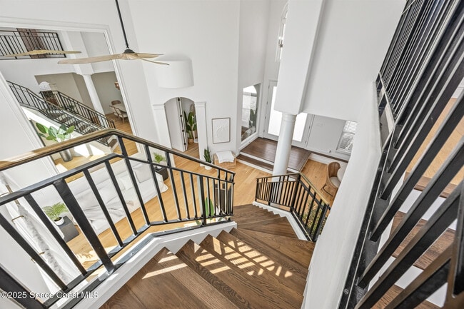 Building Photo - 385 Newport Dr