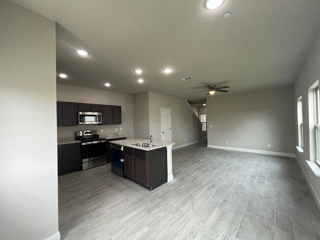 Building Photo - 13207 Reid Mdws