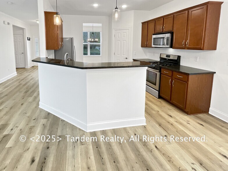 Building Photo - 209 Watson View Dr