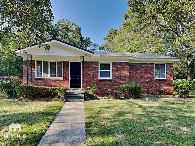 Building Photo - 452 Burgundy Rd