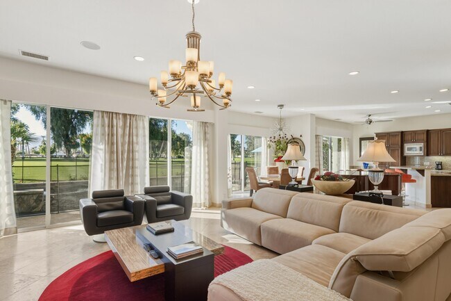 Building Photo - 45737 Club Dr