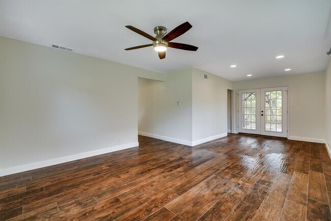 Building Photo - 2603 Creek Bend Cir