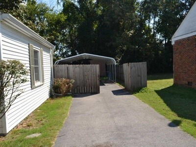 Building Photo - 1402 N Tennessee Blvd