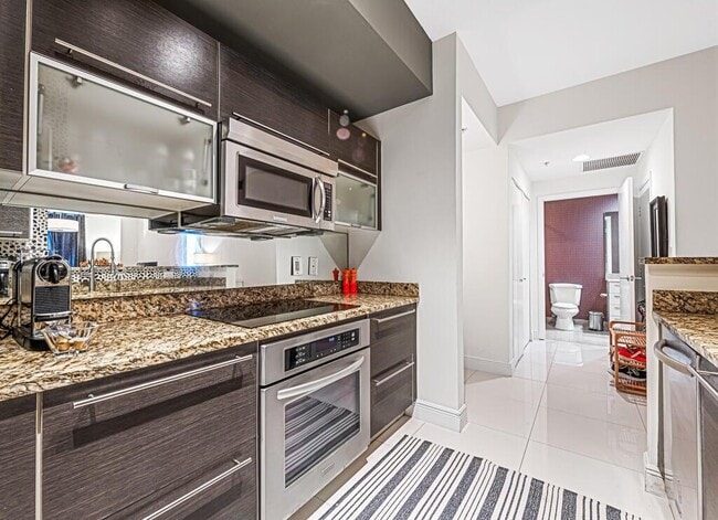 Building Photo - 550 Okeechobee Blvd