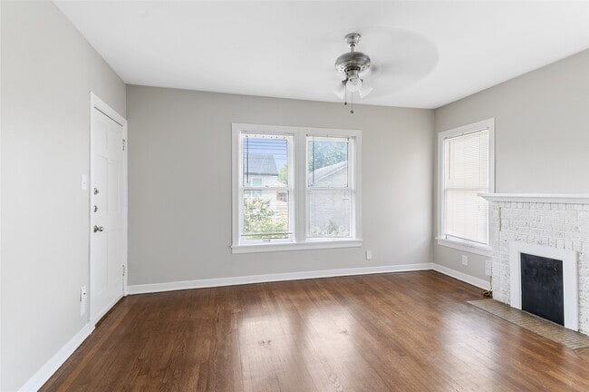 Building Photo - 419 W Polk St