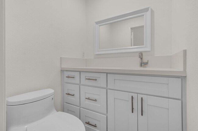 Building Photo - 33492 Valley View Ct
