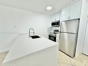 Building Photo - 2401 Riverside Dr