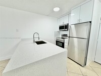 Building Photo - 2401 Riverside Dr