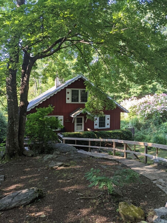 Primary Photo - Montreat School Year Rental
