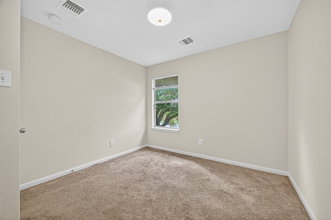Building Photo - 8042 Montague Manor Ln