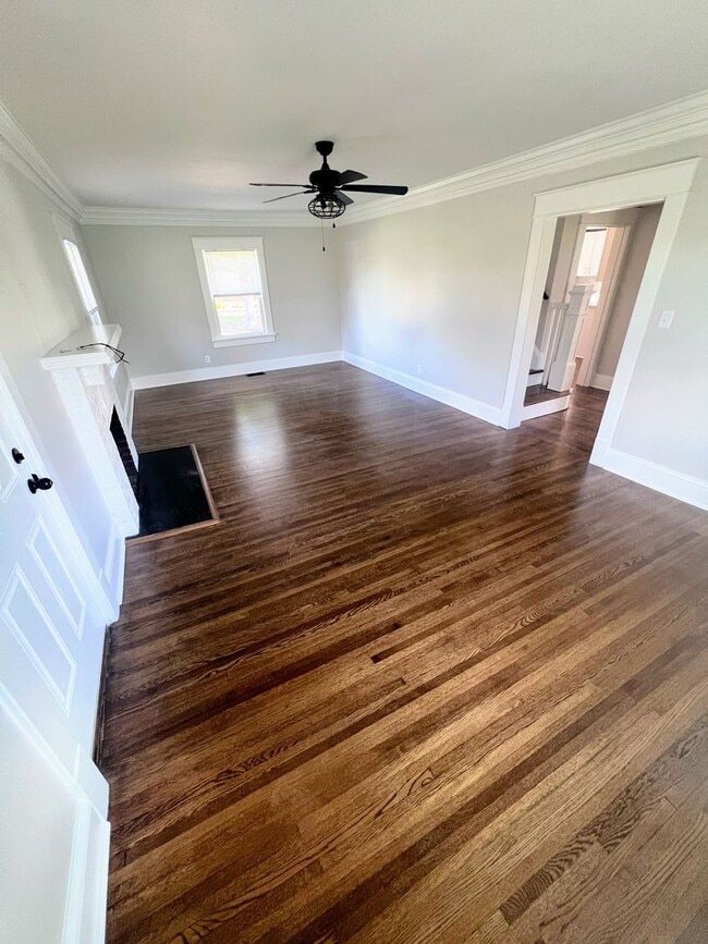 Building Photo - 3 Bed | 2 Bath | 1+ Acre | 2-Car Garage | ...