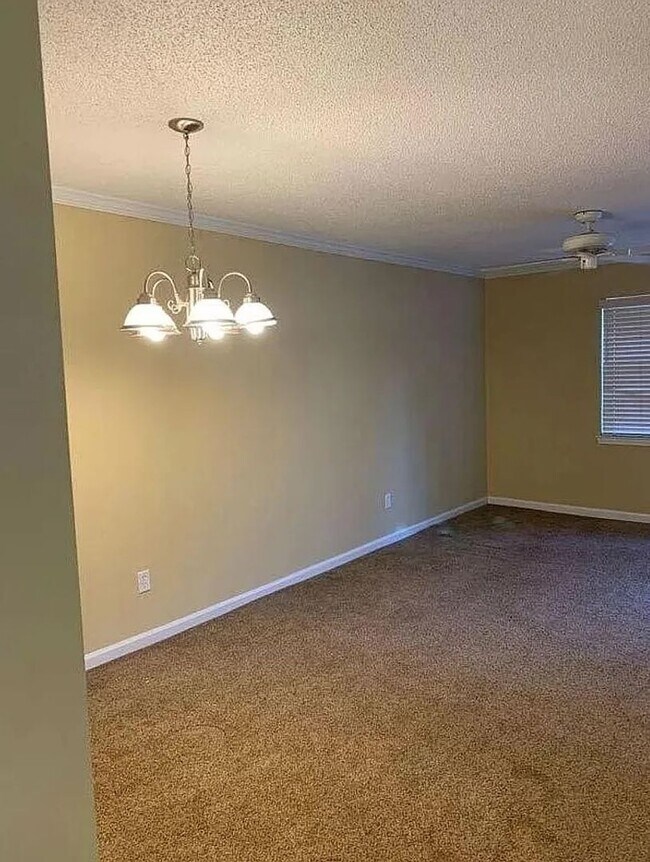 Building Photo - 2BR Condo Overlooking UGA Golf Course | On UGA Bus Line | Minutes to Campus