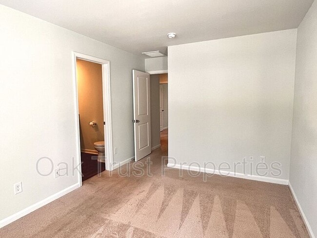 Building Photo - 129 Spencer Cir