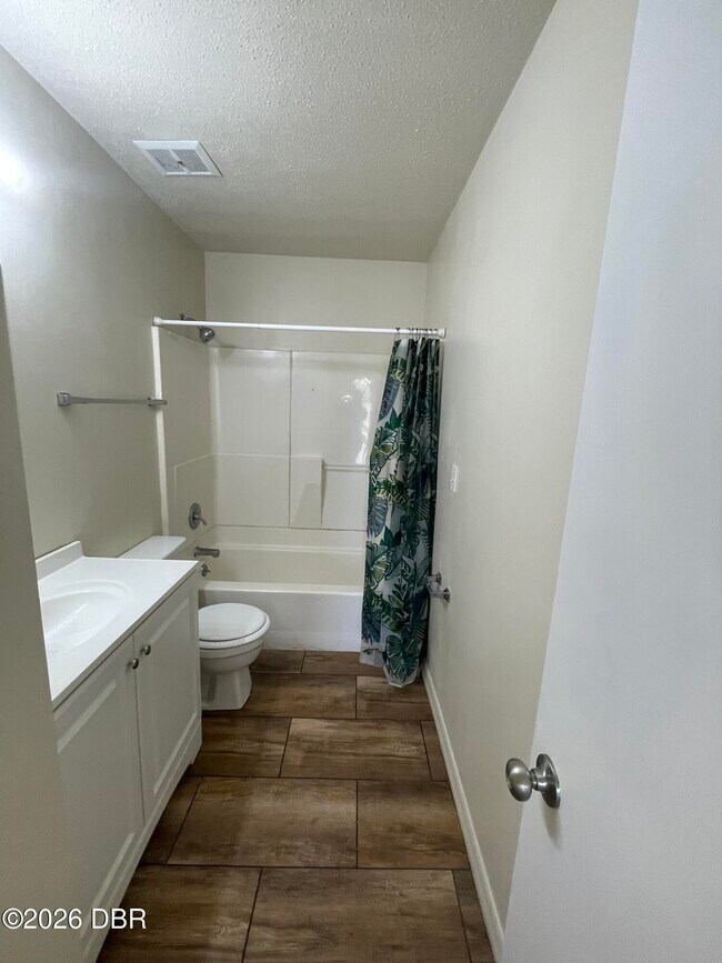 Building Photo - 1 Fair Oaks Cir