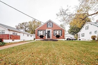 Building Photo - 113 Powell Ave