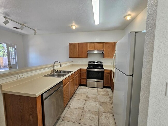 Building Photo - 304 Windridge Village Cove